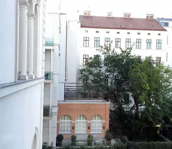 Near Rathaus *